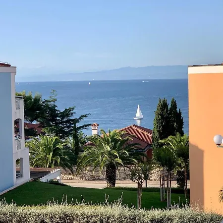 5 Star Luxury Sea View Terrace Skiper