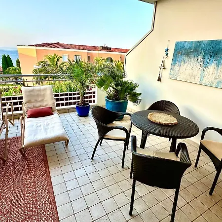 5 Star Luxury Sea View Terrace Skiper