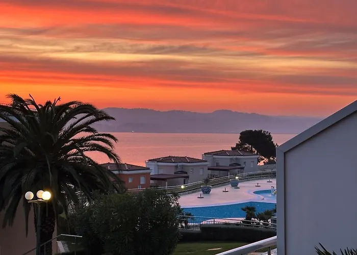 5 Star Luxury Sea View Terrace Skiper Apartament