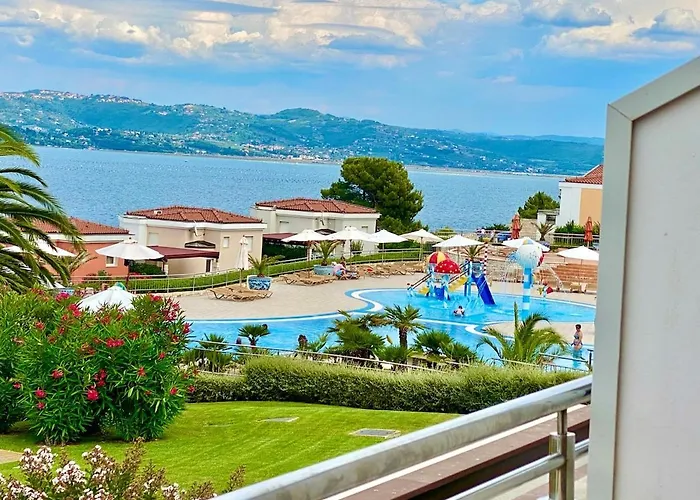 5 Star Luxury Sea View Terrace Skiper Apartament